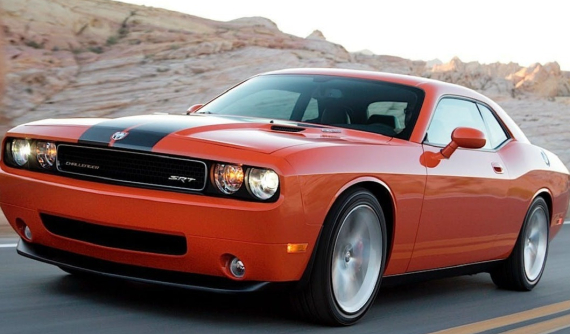 Lái "xe cơ bắp" Dodge Challenger ở vận tốc lên đến 233 km/h, nam thanh niên bị bắt
