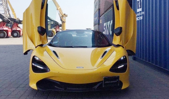 Siêu xe McLaren 720S Spider mới tinh tại Việt Nam được chào bán hơn 23 tỷ đồng, tình trạng là xe đã ở cảng