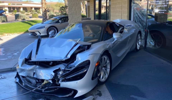 Chủ xe BMW X5 tính nộp đơn xin phá sản khi gây ra tai nạn cho 2 chiếc siêu xe McLaren 720S mới tinh