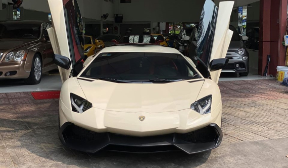"Công tử" Bạc Liêu thay áo cho siêu xe Lamborghini Aventador giữa mùa dịch bệnh corona