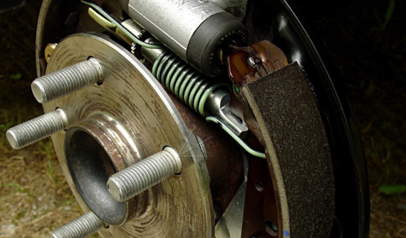 Phanh tang trống là gì? So sánh phanh tang trống và phanh đĩa