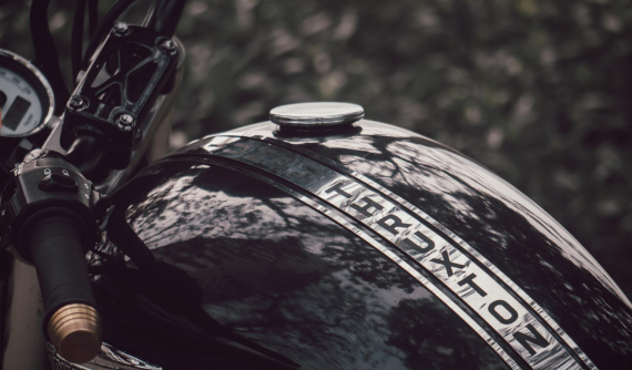 Zife Design The Bard: Bản độ "ngựa chiến" của thợ Việt trên Triumph Thruxton 900