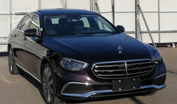Diện kiến Mercedes-Benz E-Class 2021 phiên bản kéo dài với thiết kế nâng cấp