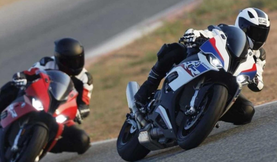 BMW bán ra gói nâng cấp M Performance để tăng thêm sức mạnh cho chiếc S1000RR nguyên bản