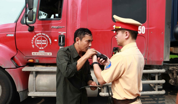 CSGT tiếp tục xử lý vi phạm nồng độ cồn từ 16/3