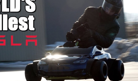 Đây là chiếc xe "Tesla bé nhỏ nhất thế giới" với tốc độ 72 km/h