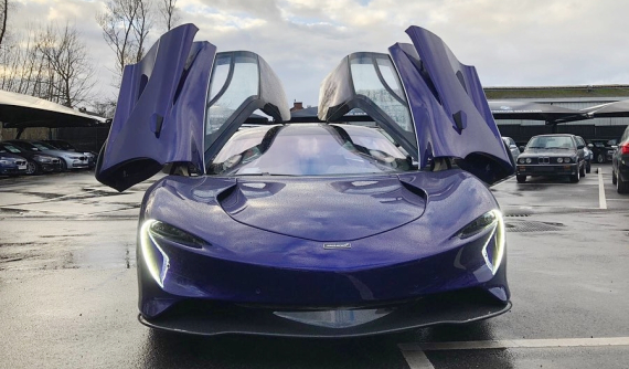 Siêu phẩm McLaren Speedtail đầu tiên trên thế giới đến tay khách hàng, chủ nhân được tặng bộ dụng cụ sửa xe mạ vàng