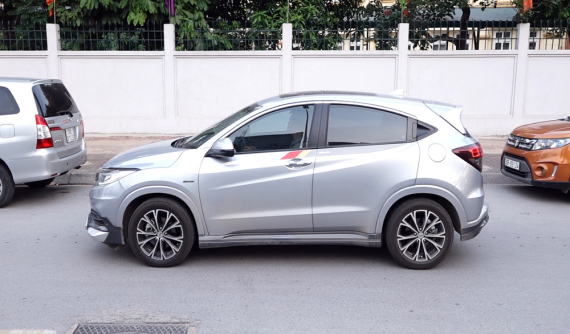 Cách ghép xe ngang vào nơi đỗ chính xác và gọn lẹ dành cho người mới lái ô tô