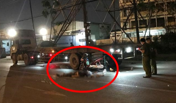 Thủ Đức: Nam thanh niên tử vong tại chỗ sau khi tông xe máy vào đuôi xe container