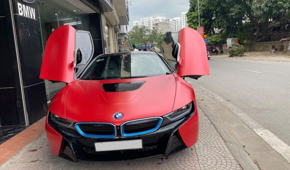 Chào bán BMW i8 với giá 3,8 tỷ đồng, người rao cam kết xanh rờn xe không tai nạn hay ngập nước