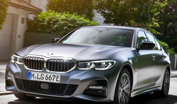 BMW 3-Series 2021 phiên bản chỉ tiêu thụ 3,14 lít xăng/100 km được tung ra thị trường
