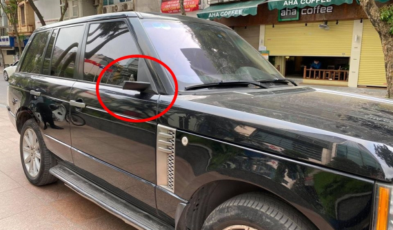 Bị kẻ gian "vặt gương" mùa dịch Covid-19, chủ xe Range Rover ở Hà Nội chỉ biết than trời