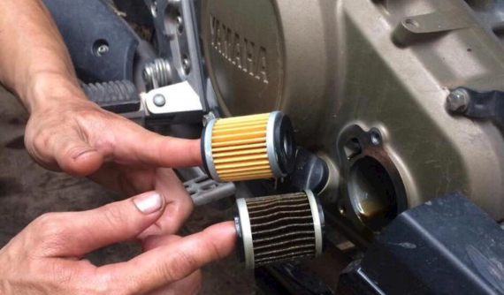 Nên thay dầu động cơ cho xe máy khi máy nguội hay máy nóng thì hiệu quả?