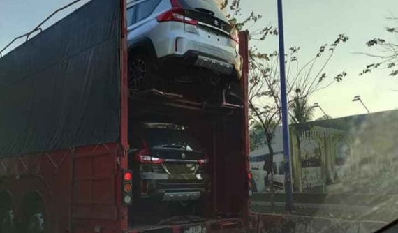 Suzuki XL7 tiếp tục bị bắt gặp trên đường vận chuyển với số lượng lớn, ngày ra mắt đã rất gần