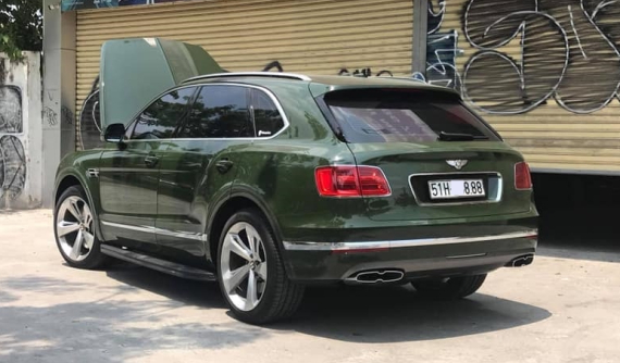 Bentley Bentayga V8 màu xanh British Racing độc nhất Việt Nam mang biển số tam hoa 8 tuyệt đẹp
