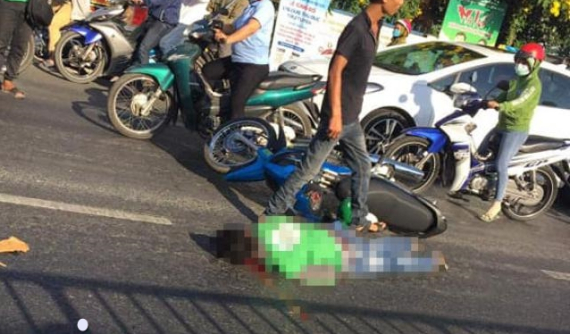 Thủ Đức: Tài xế GrabBike nguy kịch sau va chạm với xe máy