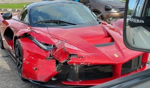 Siêu phẩm Ferrari LaFerrari va chạm với xe Nissan ở Brunei, thiệt hại ước tính hơn 3 tỷ đồng