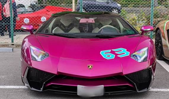 Soi kỹ Lamborghini Aventador SV mui trần cuối cùng được sản xuất của nữ đại gia Nhật