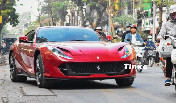 Choáng với lệ phí trước bạ hơn 3 tỷ đồng của siêu xe Ferrari 812 Superfast tại Việt Nam