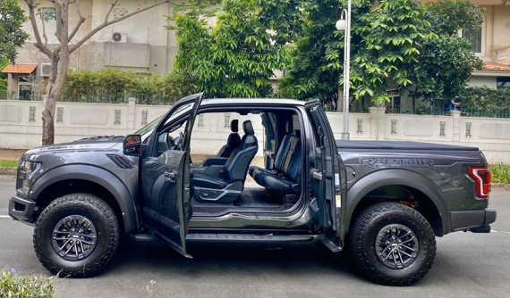 Thông quan Ford F-150 Raptor 2020 cửa giống Rolls-Royce đầu tiên về Việt Nam, nhiều trang bị đáng chú ý trong tầm giá hơn 4,2 tỷ đồng