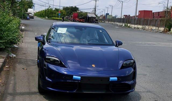Xe điện hạng sang Porsche Taycan Turbo đầu tiên về Việt Nam