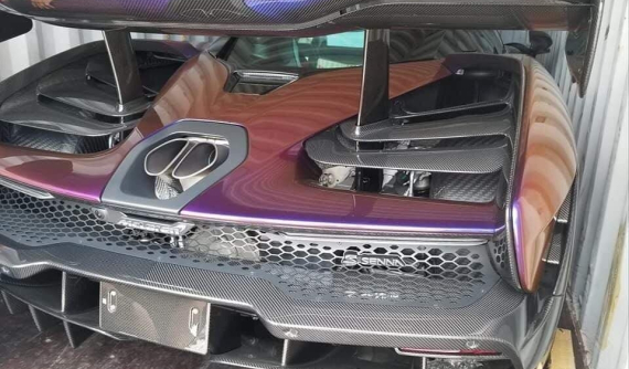 Xôn xao hình ảnh khui công siêu phẩm McLaren Senna của doanh nhân quận 12
