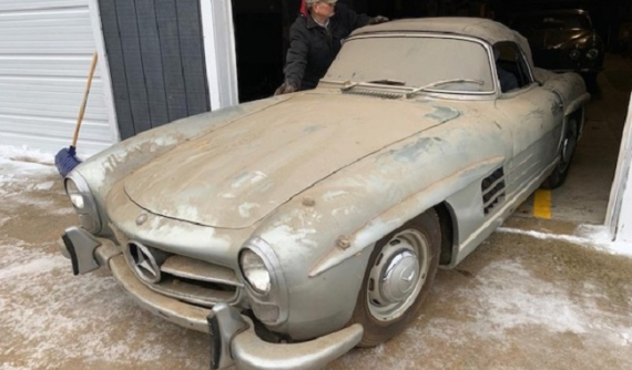 Chiếc Mercedes-Benz 300 SL Roadster bị bỏ rơi suốt 40 năm được rao bán với giá hơn 25 tỷ đồng