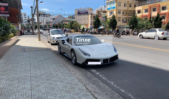 Siêu xe mui trần Ferrari 488 Spider bất ngờ xuất hiện tại Đà Lạt trong mùa dịch Covid-19