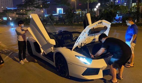 Hoá ra đây là lý lịch của chiếc Lamborghini Aventador mui trần cực bí ẩn mới tái xuất tại Hà Nội