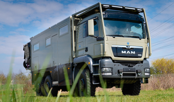 Unicat MD56c MAN TGS 6x6 - Mái nhà di động 6 bánh, đầy đủ tiện nghi sang trọng với cái giá 35 tỷ đồng