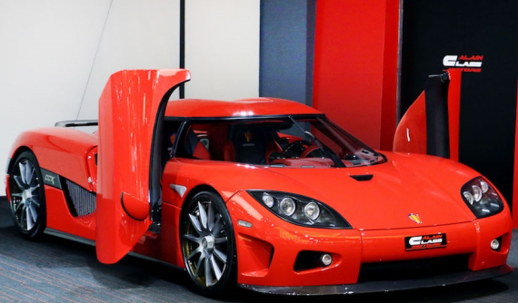 Trở lại đại lý bán Pagani Huayra và McLaren Senna cho đại gia Việt để thấy Koenigsegg CCX đẹp đến nao lòng