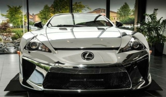 Siêu xe Lexus LFA sáng loáng và còn gần như mới được bán với giá hơn 22 tỷ đồng