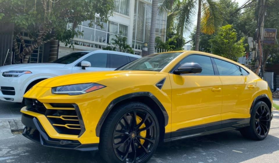Siêu SUV Lamborghini Urus đầu tiên về Đà Nẵng với trang bị carbon full từ ngoài vào trong