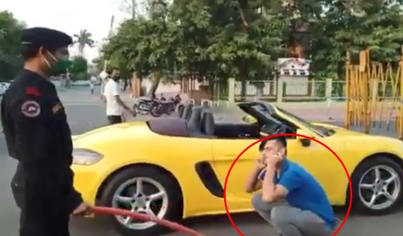 Cư dân mạng hả hê với video cảnh sát Ấn Độ phạt thanh niên chạy xe Porsche mui trần không đeo khẩu trang