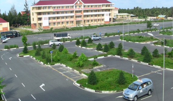 Bằng B2 lái được những loại xe nào? Học phí bằng lái xe B2 năm 2021 là bao nhiêu?