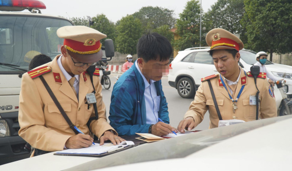 Không “thanh minh” được, chủ xe sẽ phải chịu trách nhiệm nếu phương tiện cho mượn bị “phạt nguội”