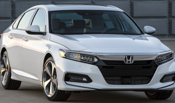 “Xả” Honda Accord đời 2019, đại lý mạnh tay tung ưu đãi lên tới 70 triệu đồng