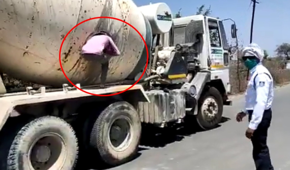 Video: Chỉ có thể là Ấn Độ mới nghĩ ra việc nhét 18 người trong thùng trộn bê tông để đi "du lịch"