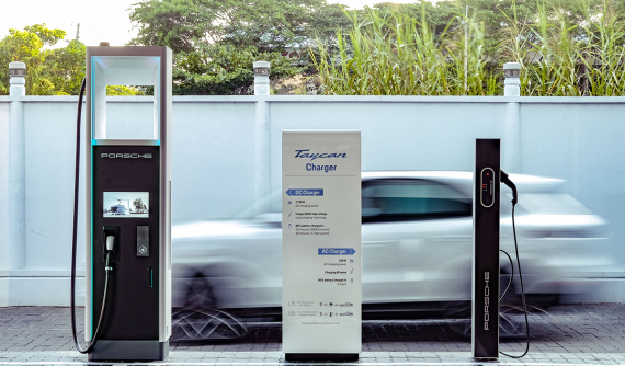 Không chỉ nhập Taycan Turbo về nước, Porsche Việt Nam còn ra mắt cả trạm sạc điện đầu tiên