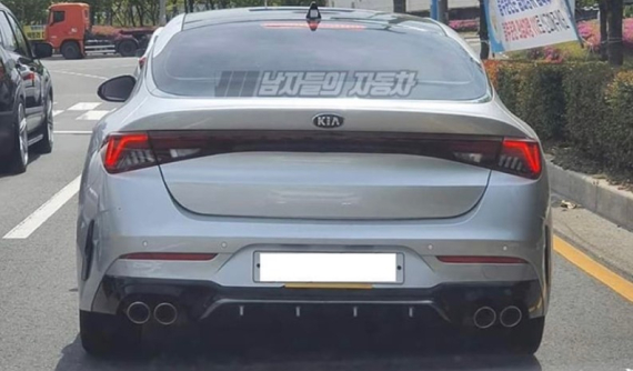 Kia K5 GT 2021 lộ diện, đe dọa Honda Accord và Toyota Camry