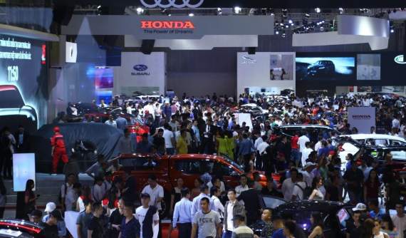 Bộ Tài chính bác bỏ đề xuất giảm lệ phí trước bạ ô tô