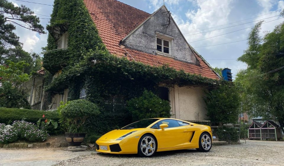 Hoá ra siêu xe Lamborghini Gallardo hơn 12 tuổi tại Việt Nam cũng có mặt trên Đà Lạt cùng Ferrari F430 Spider