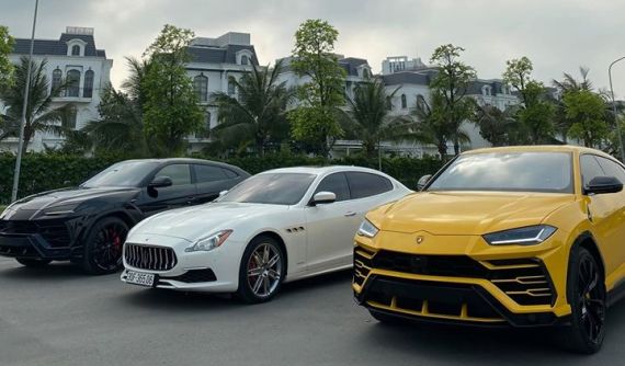 Cặp đôi siêu SUV Lamborghini Urus hội ngộ cùng nhau tại Hà Nội