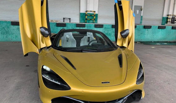 Doanh nhân gốc Việt sinh sống tại Lào tậu siêu xe mui trần McLaren 720S Spider