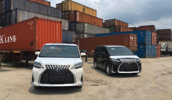 MPV “sang chảnh” Lexus LM 300h đầu tiên bất ngờ được đưa về Việt Nam