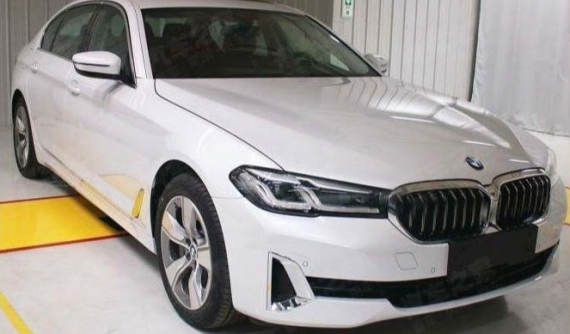 BMW 5-Series 2021 phiên bản kéo dài "hiện nguyên hình", đối đầu Mercedes-Benz E-Class L