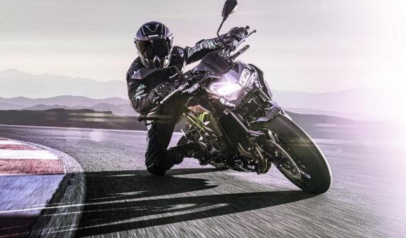 Cuối năm nay, Kawasaki Z900 sẽ được nâng cấp lên phiên bản Z900R với nhiều trang bị "thượng thừa"