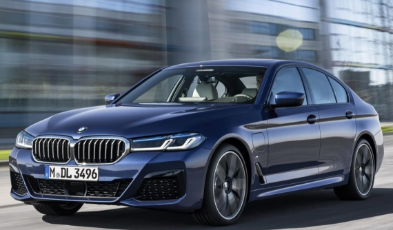 Đánh giá nhanh BMW 5-Series 2021: Nâng cấp cả thiết kế lẫn công nghệ