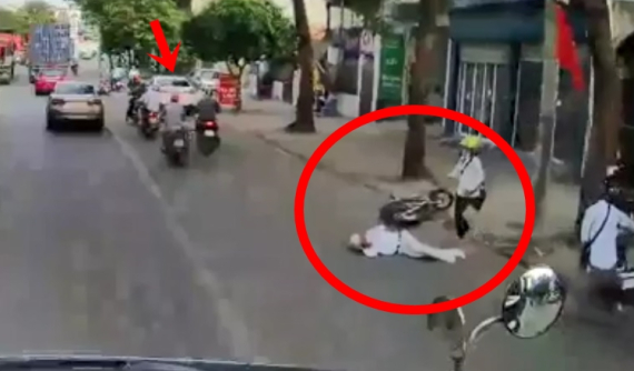 Video: Xe ô tô do nữ lái xảy ra va quẹt với cụ ông điều khiển xe máy tại Hải Phòng