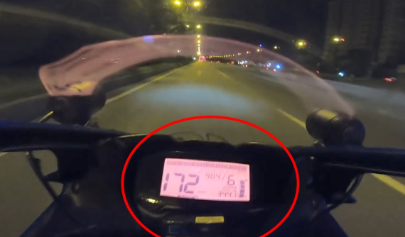 Đăng video chạy Suzuki GSX-R150 từ Sài Gòn lên Đà Lạt chưa tới 3 tiếng, biker nhận không ít "gạch đá"